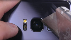 Samsung Galaxy S8 es “torturado” por los youtubers… ¿sobrevive al maltrato?