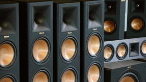 Cómo escuchar música en dos altavoces bluetooth a la vez