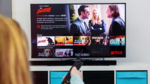 Cómo ver Netflix en la tele, tengas o no tengas una Smart TV