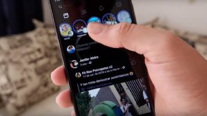 Facebook experimenta con el modo oscuro en Android
