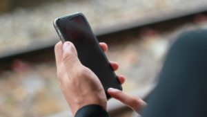 Qué hacer si tu iPhone no se enciende o tiene la pantalla negra