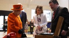 Queen Elizabeth posts on Instagram for the first time