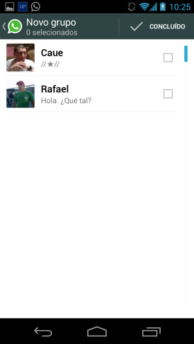 É possível selecionar vários contatos ao mesmo tempo