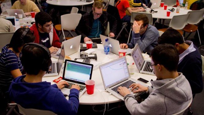 Álbum de fotos colaborativo é a nova aposta do Facebook