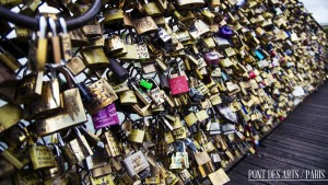 Libérez les ponts de Paris en créant des cadenas virtuels avec Lovlkr
